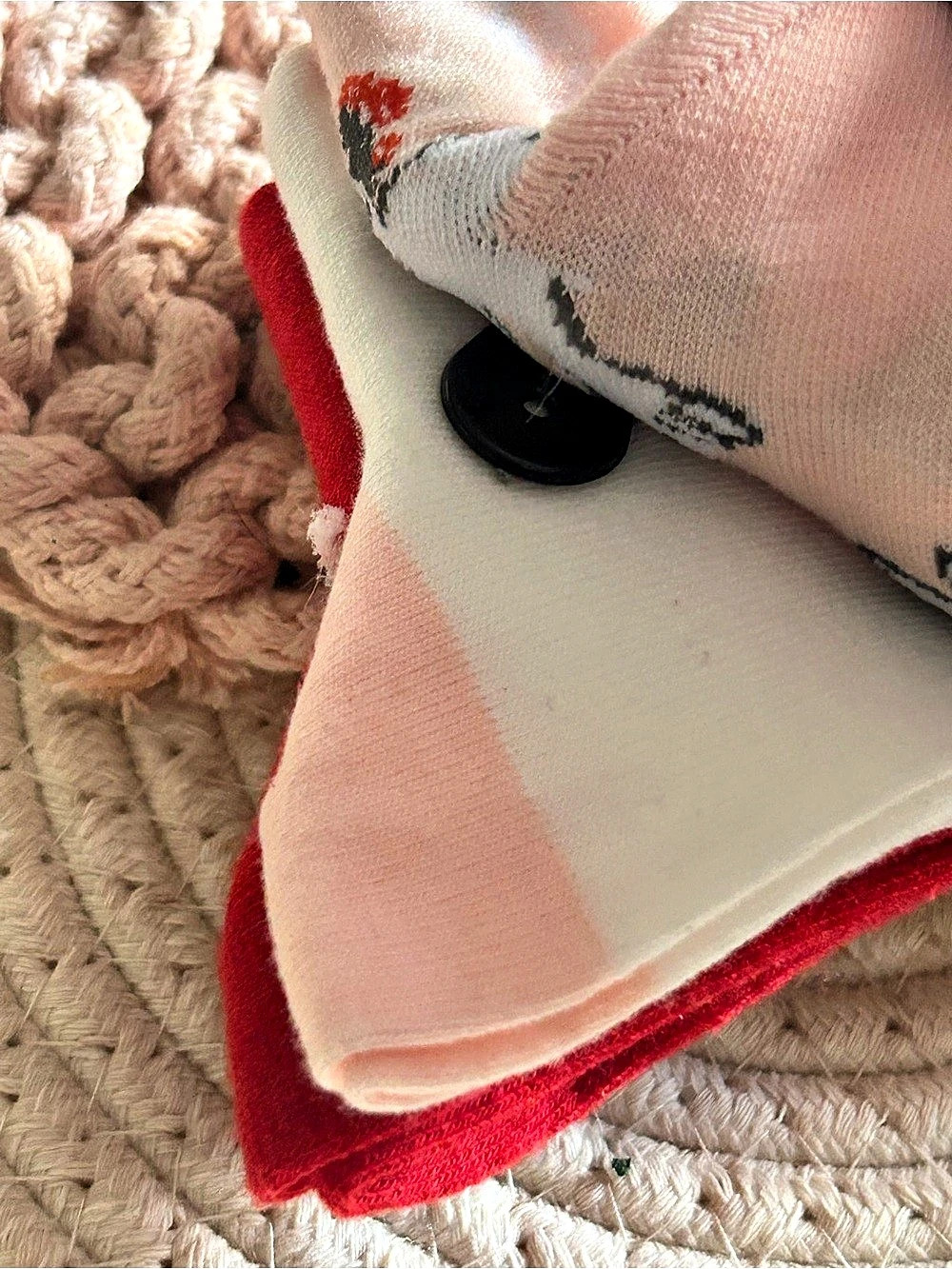 kate spade Crew Socks Animal Print Socks in Pink & Red NWT. 3 Pairs - Picture 2 of 4